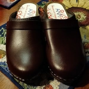 AM-Toffeln 100 Clogs Size 39 Brown